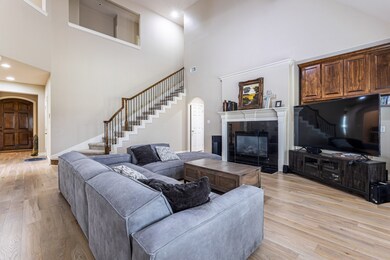 10936 Lasso Ln, Houston, TX 77079 - photo 5