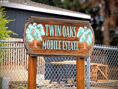 180 Twin Oaks Loop, Winston, OR 97496 - photo 3