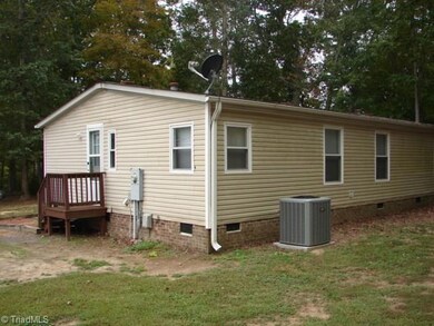 381 Oak View Ln, Asheboro, NC 27205 - photo 2