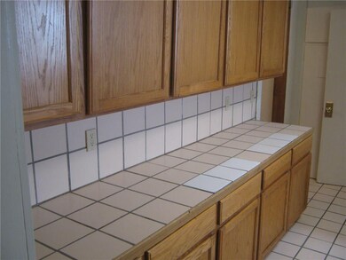 1221 21st St, Des Moines, IA 50311 - photo 5