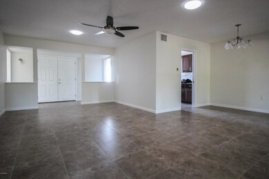 10322 W Cinnebar Ave, Sun City, AZ 85351 - photo 3
