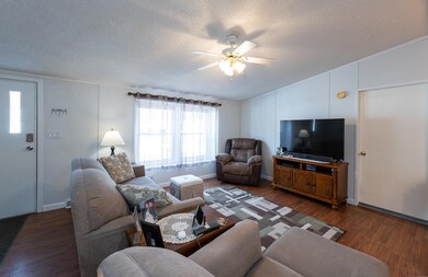 464 Boston Post Rd unit 31, Amherst, NH 03031 - photo 4