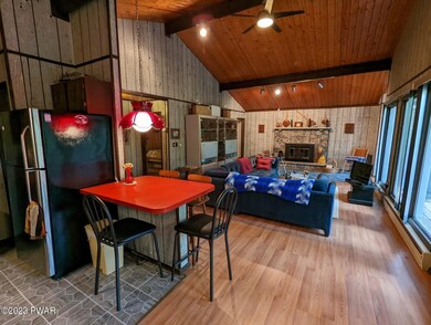 146 Beach Ln, Dingmans Ferry, PA 18328 - photo 5