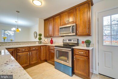 10033 E Franklin Ave, Glenn Dale, MD 20769 - photo 7