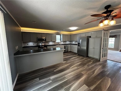 819 Cypress Ct, Raymore, MO 64083 - photo 6