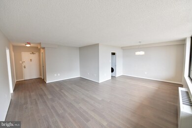 Skyline Plaza unit 2004N, Baileys Crossroads, VA 22041 - photo 7