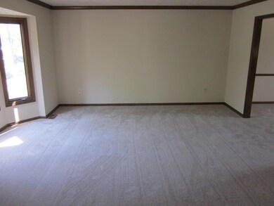05 WERNER LIVING RM