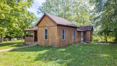 Home in town for sale thayer1