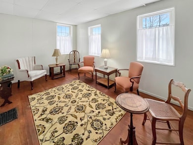 503&507 W Pleasant St, Freeport, IL 61032 - photo 5