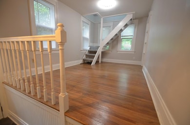 Huge 1st Flr Living Area