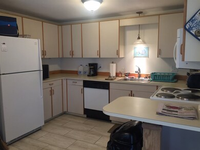 11 Highland Green unit 11, Merrimack, NH 03054 - photo 3