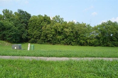 425 Cresthill Dr, Harrodsburg, KY 40330 - photo 2