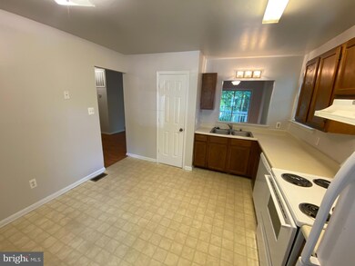 10715 Crestwood Dr, Spotsylvania, VA 22553 - photo 5