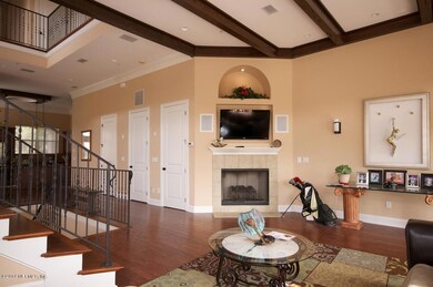 Living Rm, Gas Fireplace & Wood Beams