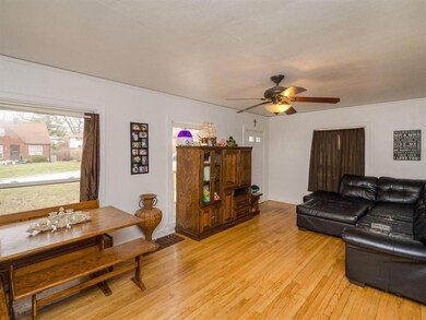 6530 Elmcrest Dr, Windsor Heights, IA 50324 - photo 2