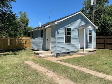 1407 NW Columbia Ave, Lawton, OK 73507 - photo 2