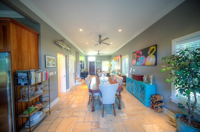 201 Virginia St-19