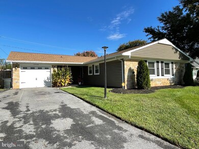 12118 Mackell Ln, Bowie, MD 20715 - photo 2