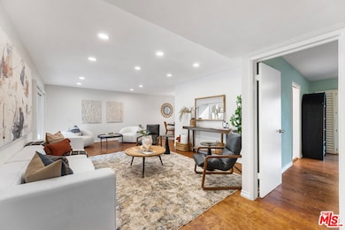 4353 Colfax Ave unit 27, Studio City, CA 91604 - photo 2