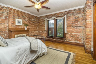 1085 Franklin Ave 04