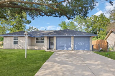 9211 Bedworth Ln, Houston, TX 77088 - photo 2