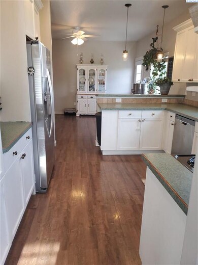 6311 Westview Loop, West Richland, WA 99353 - photo 2