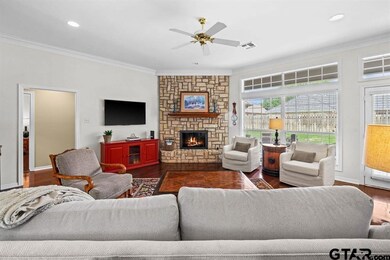 1221 1221 Parkview, Tyler, TX 75703 - photo 2