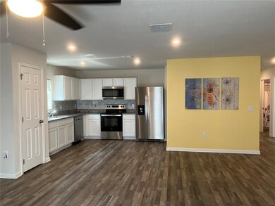 Kitchen & Dining