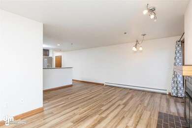 23-Living Room 20200515-DW-7416