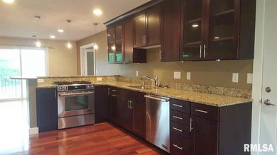 2504 Olympia Dr, Bettendorf, IA 52722 - photo 4