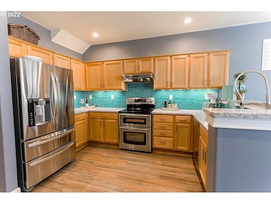 940 SW 17th Way, Troutdale, OR 97060 - photo 7