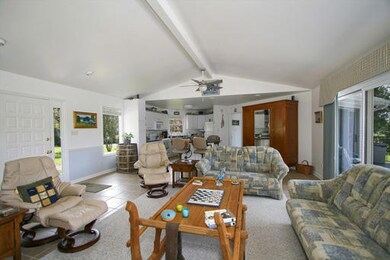 05_104InagehiWay_GreatRoom03