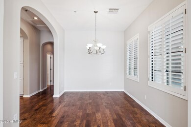 7-web-or-mls-20704-n-90th-pl-1079