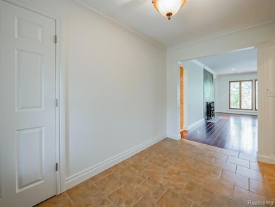 1656 Keller Ln, Bloomfield Hills, MI 48302 - photo 2