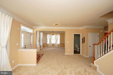 42530 Neighborly Ln, Chantilly, VA 20152 - photo 5