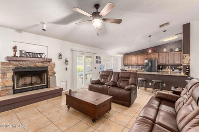 8982 E Pomegranate St, Tucson, AZ 85730 - photo 4