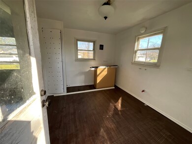 1404 3rd St, Bay City, TX 77414 - photo 4