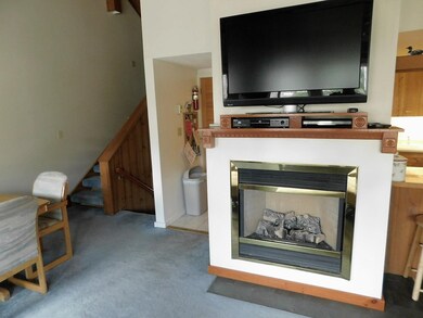 32 Fox Run Rd unit 2, Lincoln, NH 03251 - photo 4