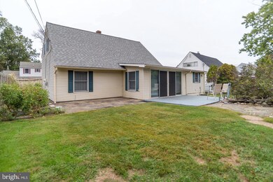 34 Roundabout Ln, Levittown, PA 19055 - photo 2