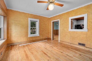 317 Garfield Ave MLS-18.jpg