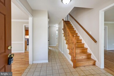 11511 Karen Dr, Potomac, MD 20854 - photo 2