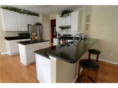 11921 Castlestone Dr, Fishers, IN 46037 - photo 7