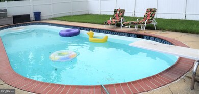 6413 Laurelton Ave, Baltimore, MD 21214 - photo 7