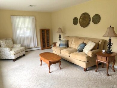 5301 Ridgeway Dr, Zionsville, PA 18092 - photo 5