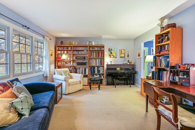995 Kirk Dr SE, Grand Rapids, MI 49546 (
