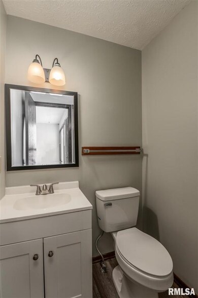 2128 E 38th St, Davenport, IA 52807 - photo 6