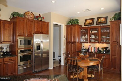 Eat-in Kitchen w/Slider to Courtyard