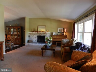 395 Hilltop Rd, Paoli, PA 19301 - photo 5