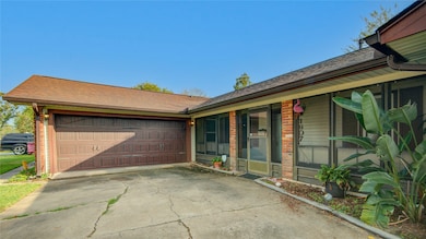 1607 W 11th St, Freeport, TX 77541 - photo 4