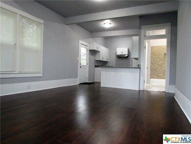 1022 E Pine St, Seguin, TX 78155 - photo 3